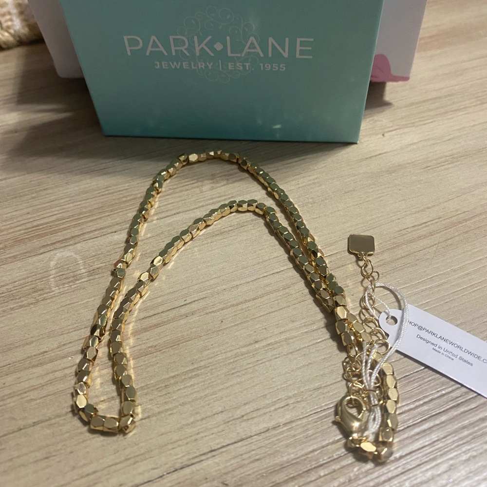 Hazy gold necklace